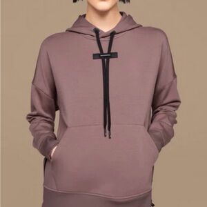 On Grape/Black women’s Running Hoodie XS